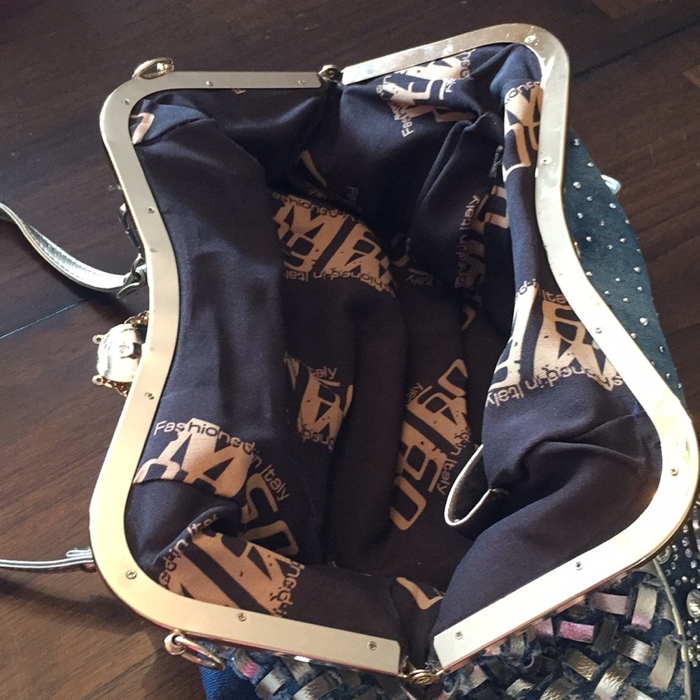 Purse - Picture 2 of 3